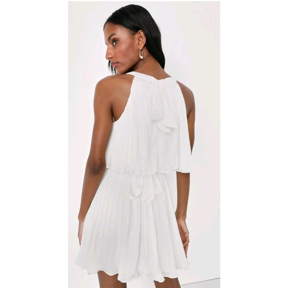 Lulus Celebrate Chic White Ruffled Plisse Halter Mini Dress Size M NWT $88